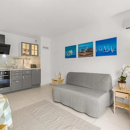 Cosy Juan-les-pins Front Cocoon For 3 Appartement
